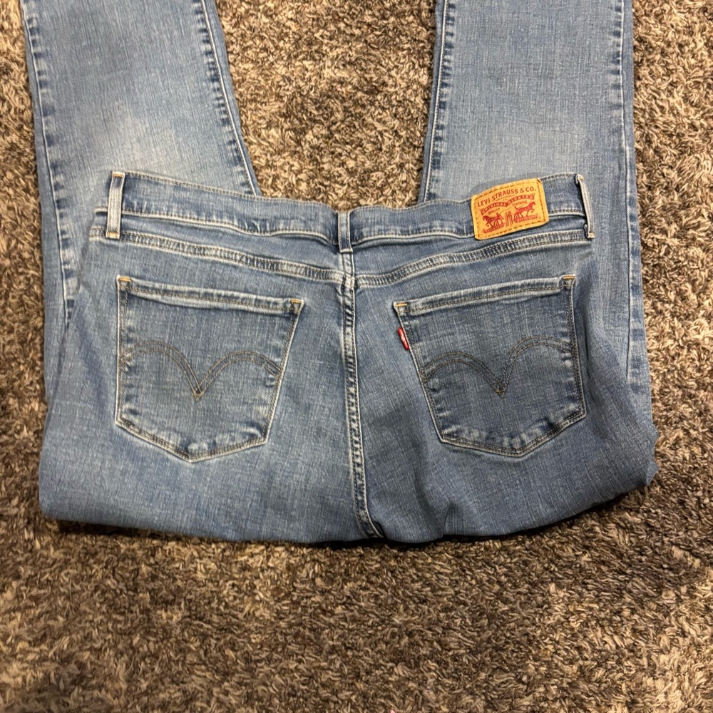 Levi's Women's Classic Straight Jeans - Picture 1 of 6